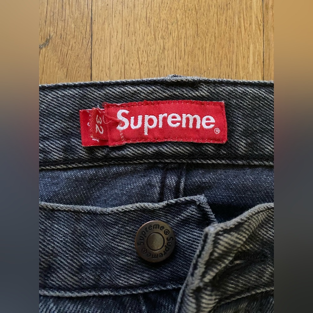 Supreme Jeans - Picture 4 of 4